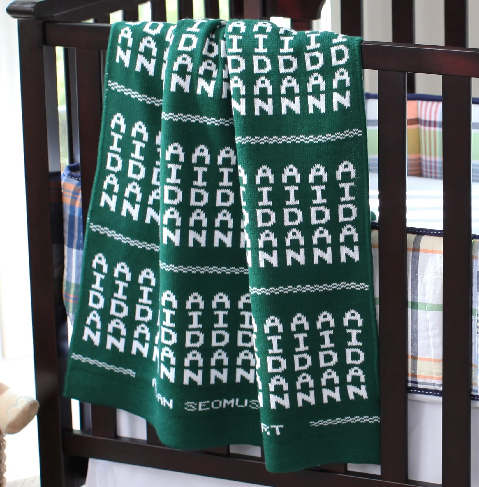Green+and+White+blanket+Crop.